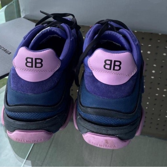 BALENCIAGA SNEAKERS - Picture 2 of 3